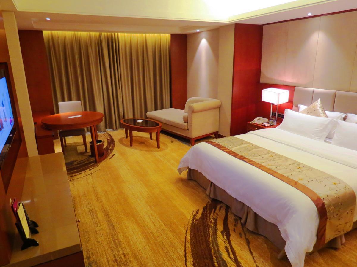 Rongjiang Hotel Jieyang Exterior foto